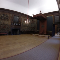 there are 3 throne rooms then William III's bed chamber... and depending on how close you were with the King means the closer to his bed chamber you got